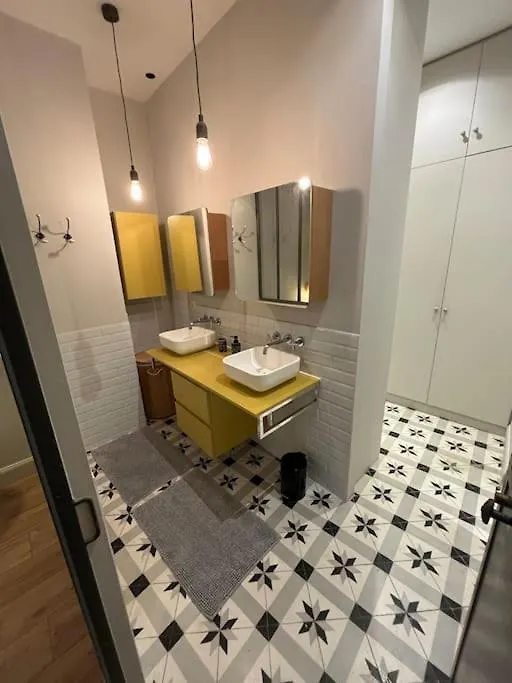 Maison Climatisee Avec Parking Et Rooftop Avignon