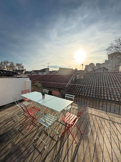 Semesterbostad Maison Climatisee Avec Parking Et Rooftop Avignon